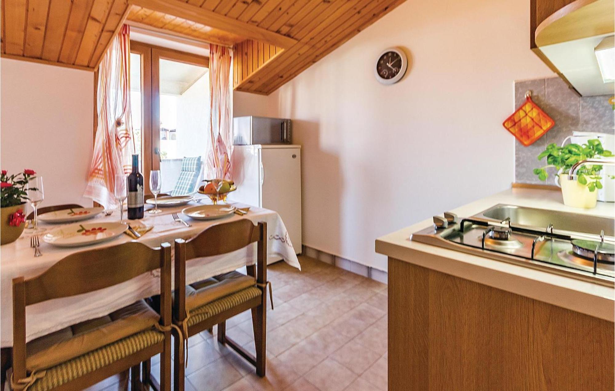 Beautiful Apartment In Pula With Kitchen Luaran gambar