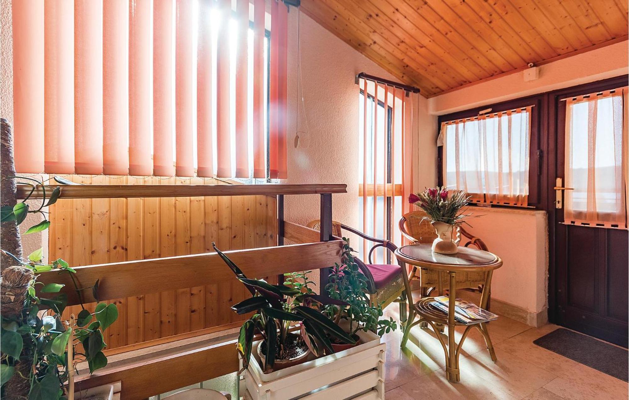 Beautiful Apartment In Pula With Kitchen Luaran gambar