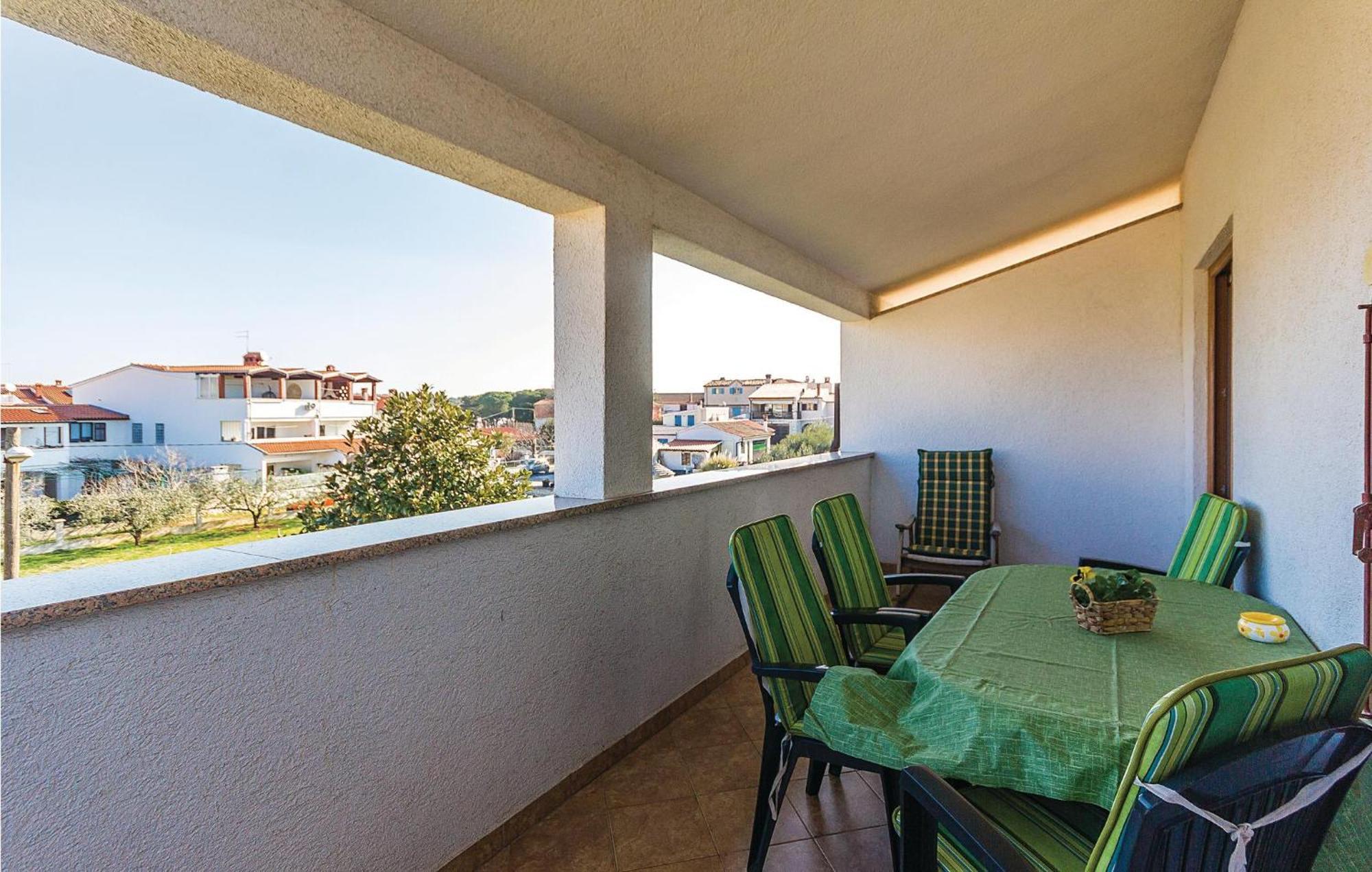 Beautiful Apartment In Pula With Kitchen Luaran gambar